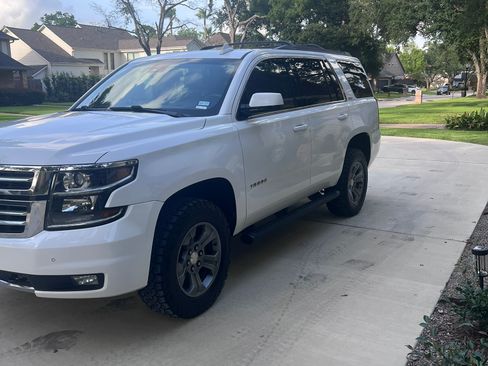 Used 2017 Chevrolet Tahoe LT AWD/4WD image 2