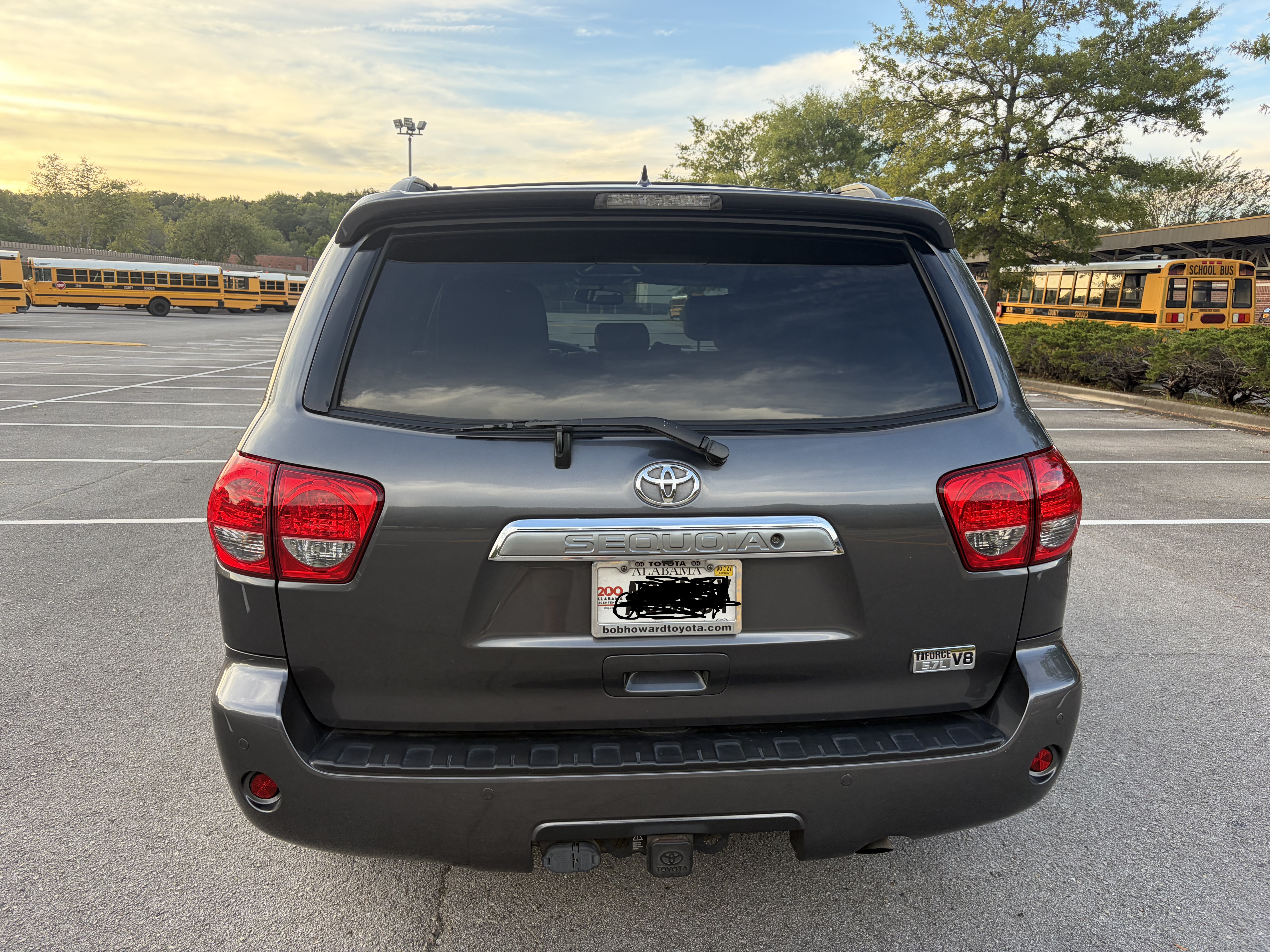 Used 2016 Toyota Sequoia Limited w/ Safety & Convenience Package RWD image 8