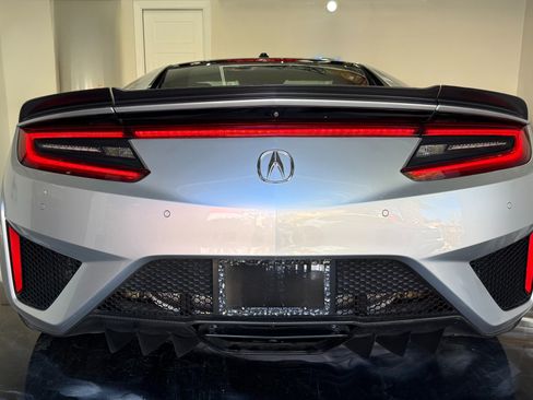 Used 2017 Acura NSX image 5