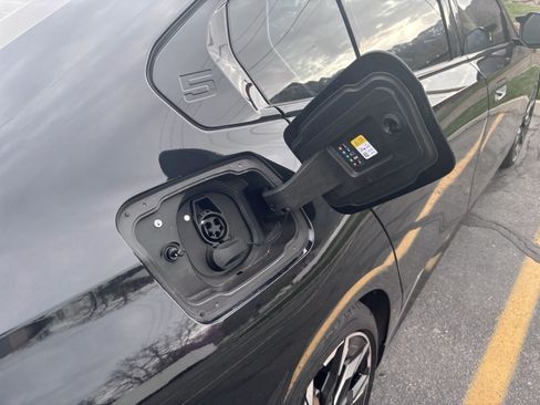 Used 2024 BMW i5 M60 w/ Executive Package image 18