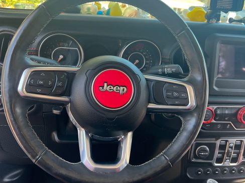 Used 2020 Jeep Gladiator Sport w/ Quick Order Package 24S image 13