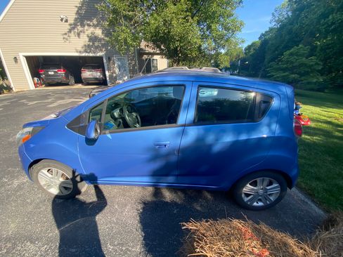 Used 2015 Chevrolet Spark LT FWD image 4