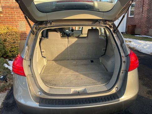 Used 2011 Nissan Rogue S image 2