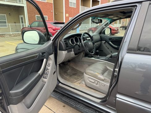 Used 2005 Toyota 4Runner Limited image 9