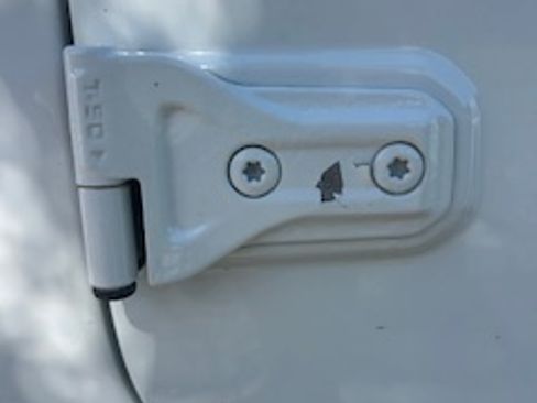 Used 2018 Jeep Wrangler Unlimited Sahara AWD/4WD image 22