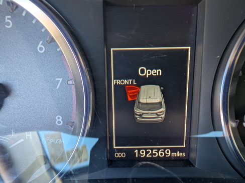 Used 2014 Toyota Highlander XLE image 13