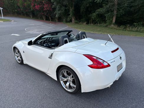 Used 2012 Nissan 370Z Touring w/ Sport Pkg RWD image 20