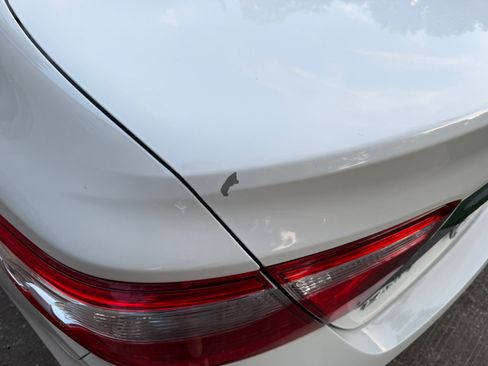Used 2015 Toyota Camry LE FWD image 11