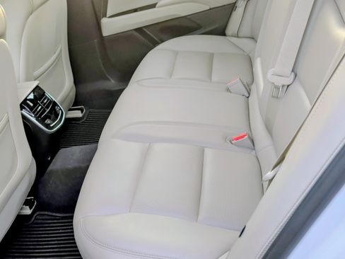 Used 2018 Cadillac XTS Luxury w/ Driver Awareness Package image 13