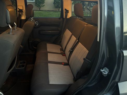 Used 2010 Dodge Nitro Heat w/ Chrome Accents Group image 8