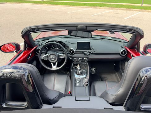 Used 2016 MAZDA MX-5 Miata Grand Touring image 17