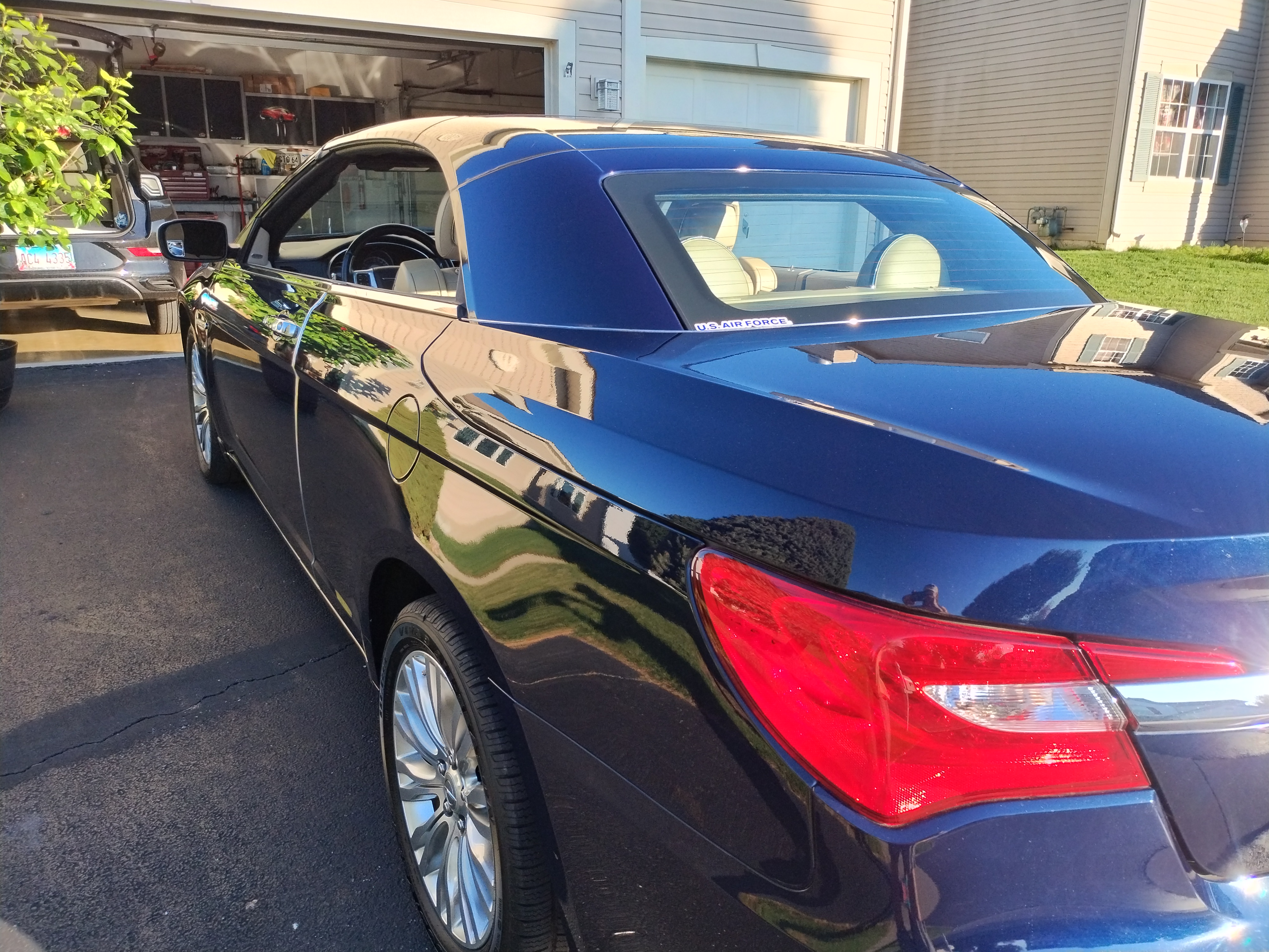 Used 2013 Chrysler 200 Limited FWD image 6