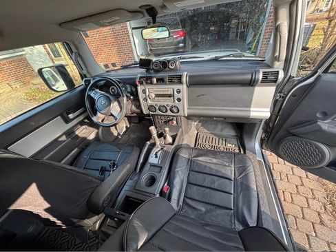 Used 2007 Toyota FJ Cruiser 4WD w/ Upgrade Pkg 2 image 18