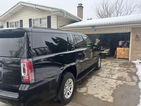 Used 2018 GMC Yukon XL SLT image 9