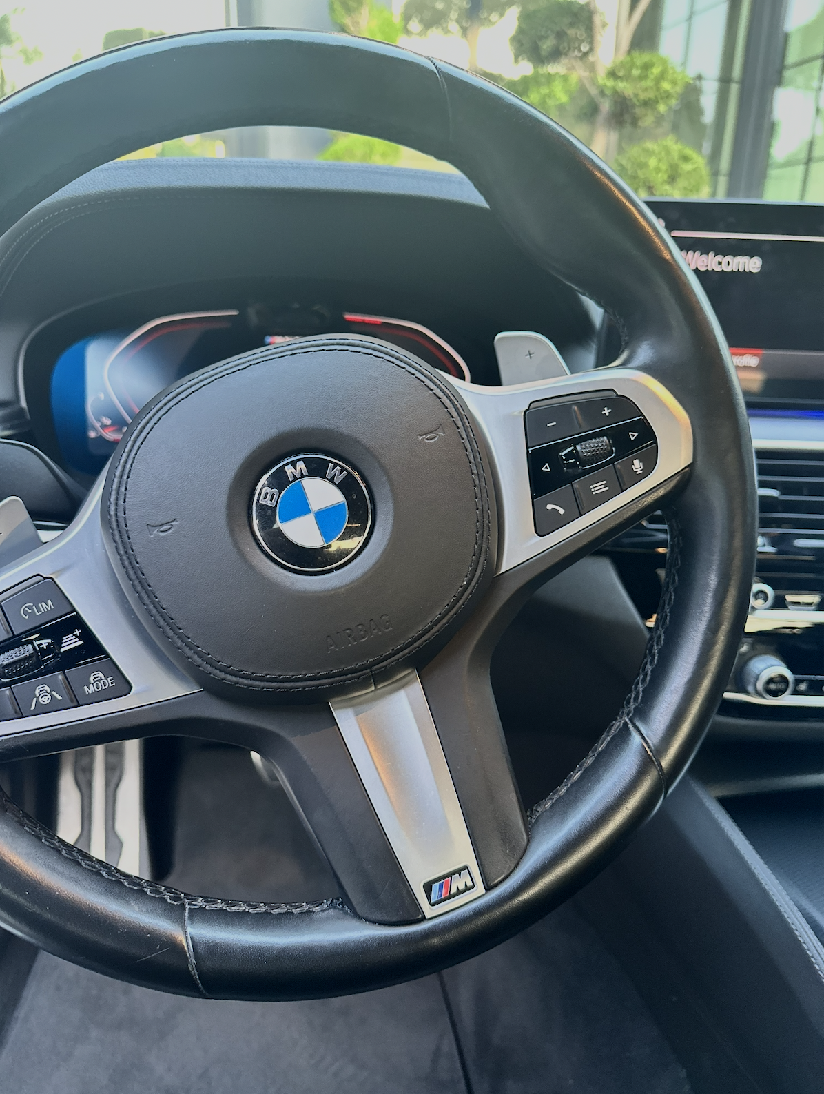 Used 2021 BMW M550i xDrive AWD/4WD image 10