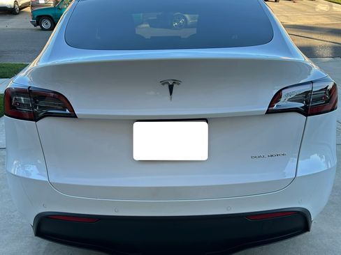 Used 2023 Tesla Model Y Long Range image 4