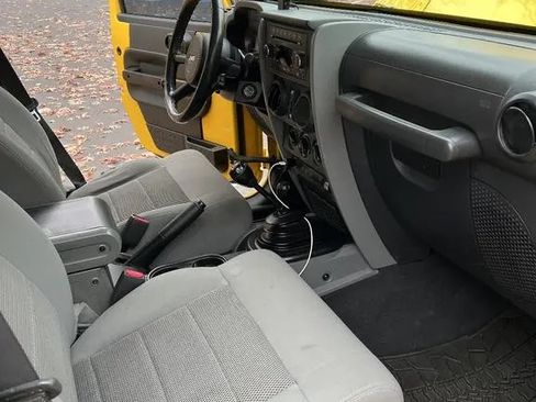 Used 2009 Jeep Wrangler Unlimited Rubicon w/ Dual Top Group image 23