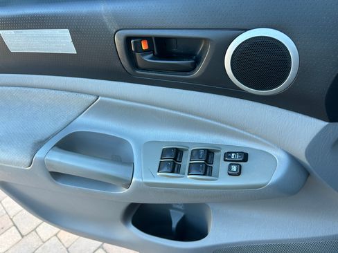 Used 2009 Toyota Tacoma PreRunner image 13