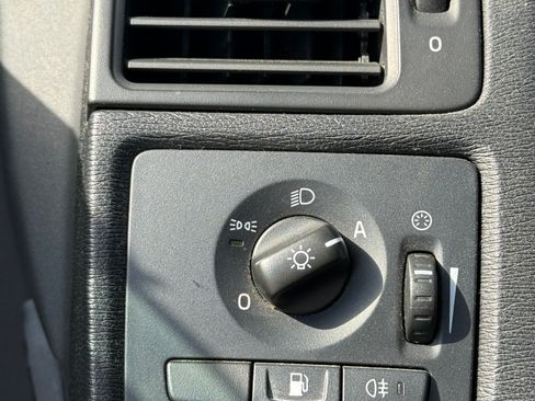 Used 2013 Volvo C70 T5 image 23