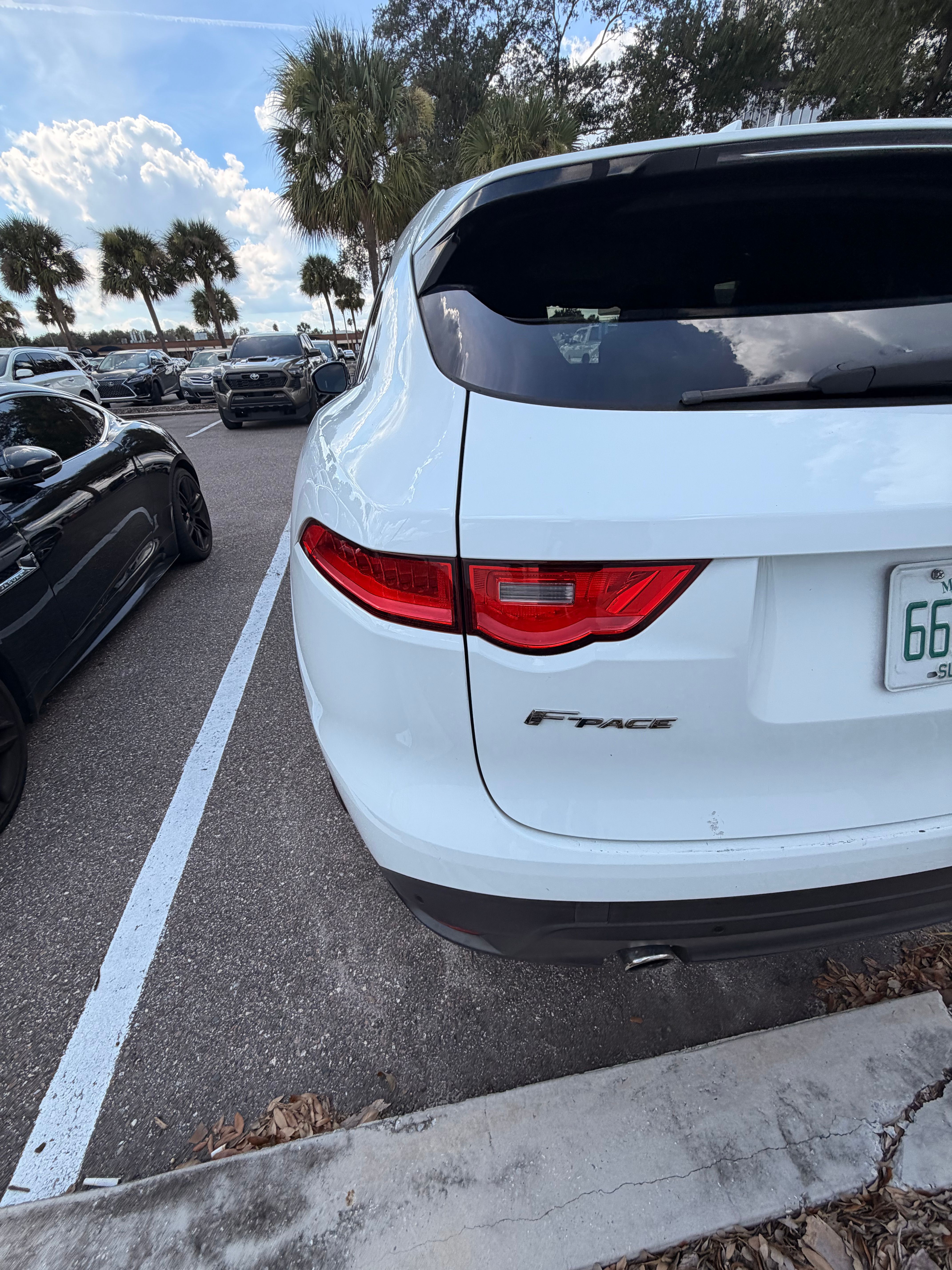 Used 2017 Jaguar F-PACE Premium AWD/4WD image 10