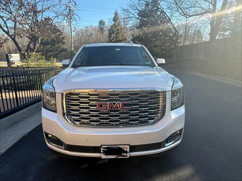 Used 2019 GMC Yukon Denali w/ Denali Ultimate Package image 9