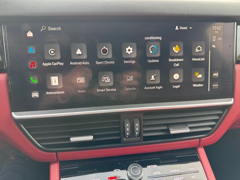 Used 2023 Porsche Cayenne Turbo image 31