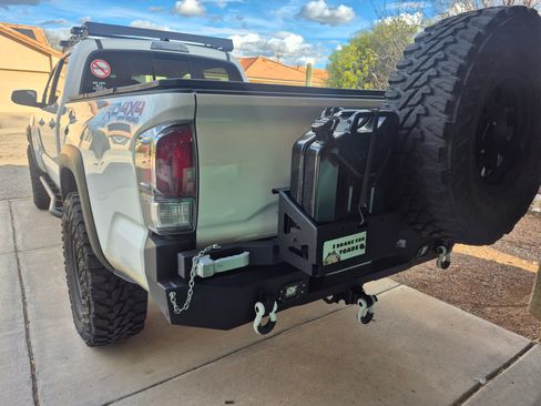 Used 2023 Toyota Tacoma TRD Off-Road image 11