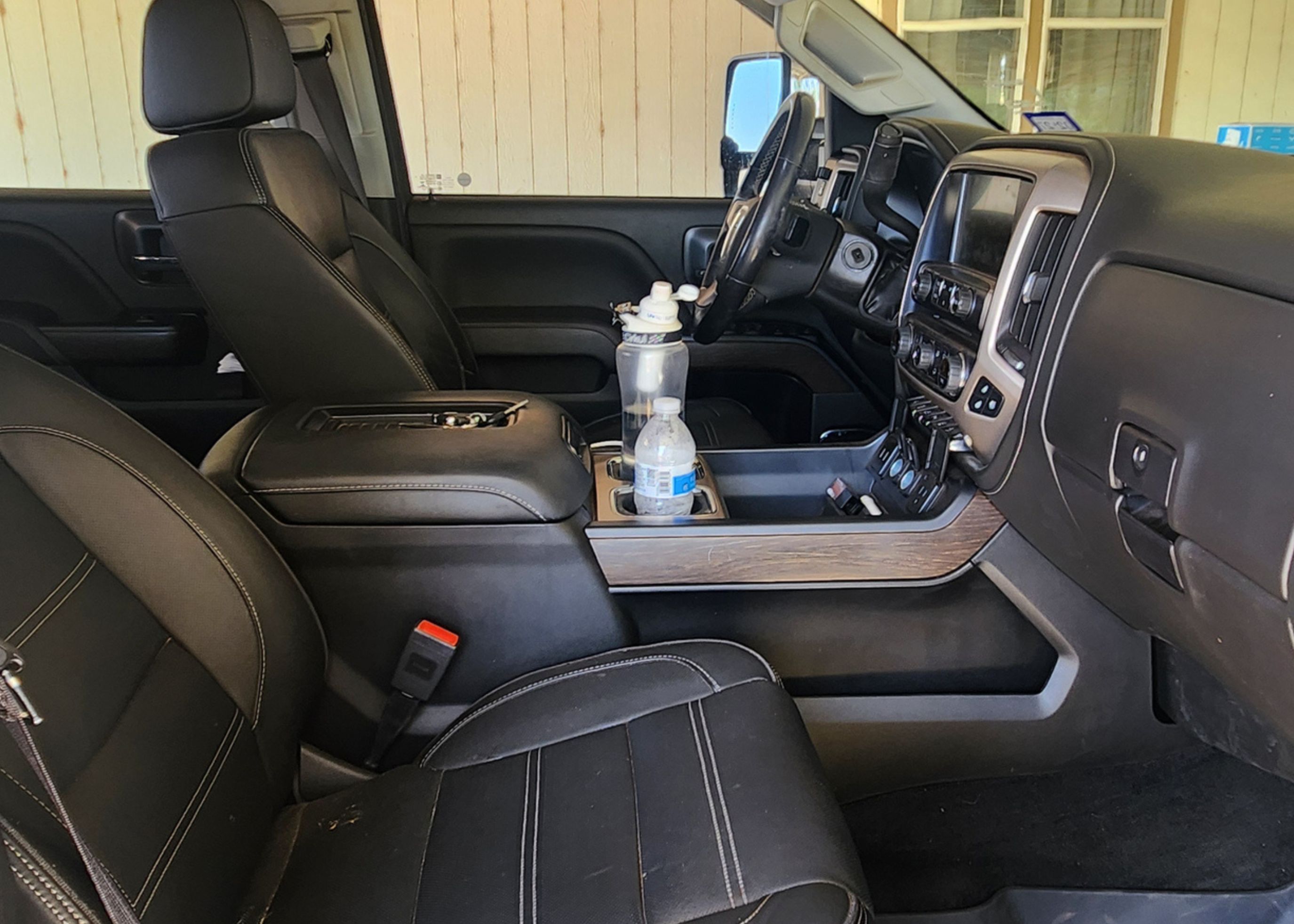 Used 2018 GMC Sierra 2500 Denali w/ Duramax Plus Package AWD/4WD image 17