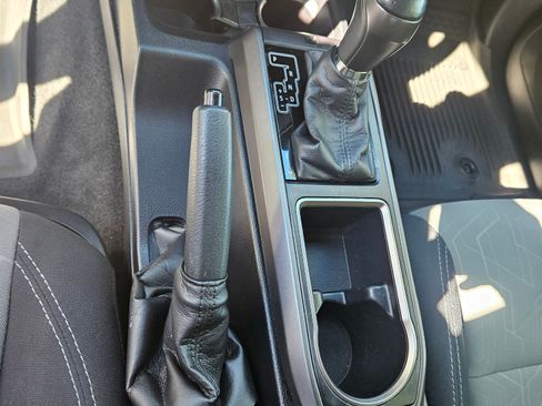 Used 2021 Toyota Tacoma TRD Sport w/ Technology Package image 12