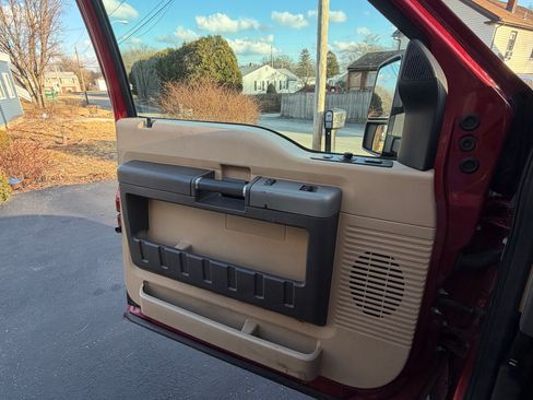 Used 2016 Ford F350 Lariat image 10