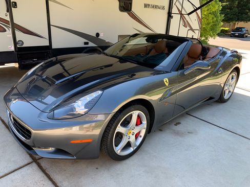 Used 2011 Ferrari California Convertible 2D image 11