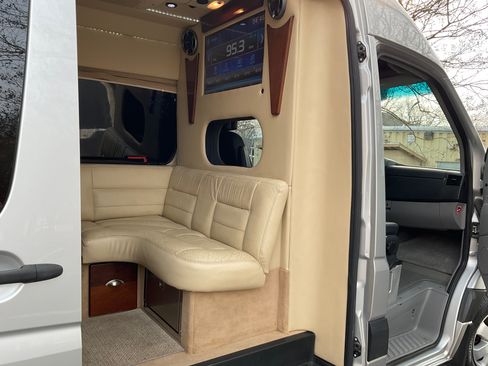 Used 2008 Dodge Sprinter 2500 image 13