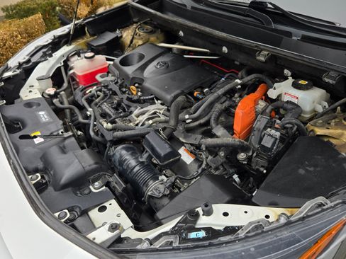 Used 2021 Toyota RAV4 XLE w/ Convenience Package image 16