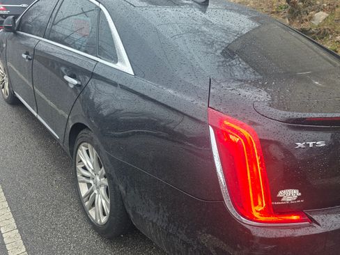 Used 2018 Cadillac XTS Luxury image 10