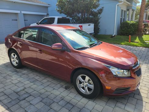 Used 2012 Chevrolet Cruze LT image 2
