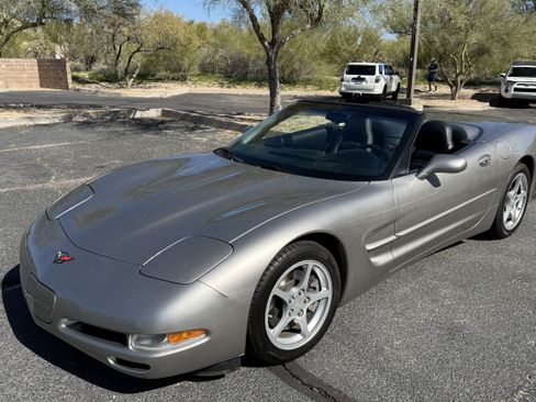 Used 2000 Chevrolet Corvette Convertible w/ Memory Pkg image 4