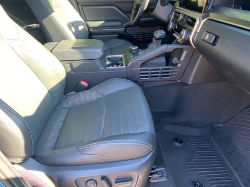 Used 2025 Toyota 4Runner TRD Off-Road Premium w/ Tow Technology Package AWD/4WD image 15