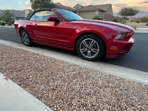 Used 2013 Ford Mustang Premium RWD image 1