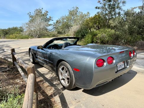 Used 2004 Chevrolet Corvette Convertible 2D w/ Preferred Equipment Group image 11