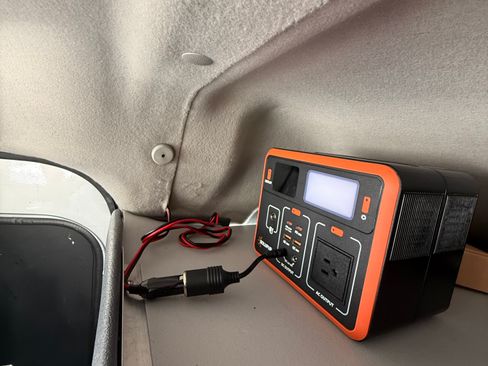 Used 2010 Ford Transit Connect XLT FWD image 9