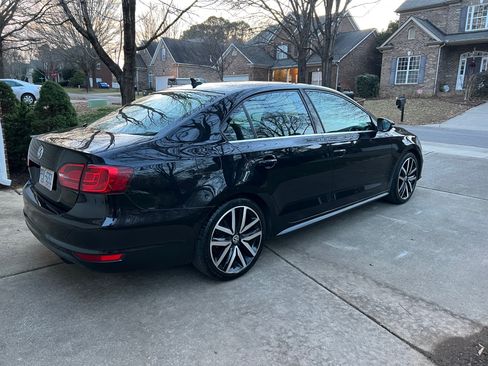 Used 2013 Volkswagen Jetta GLI Autobahn image 8