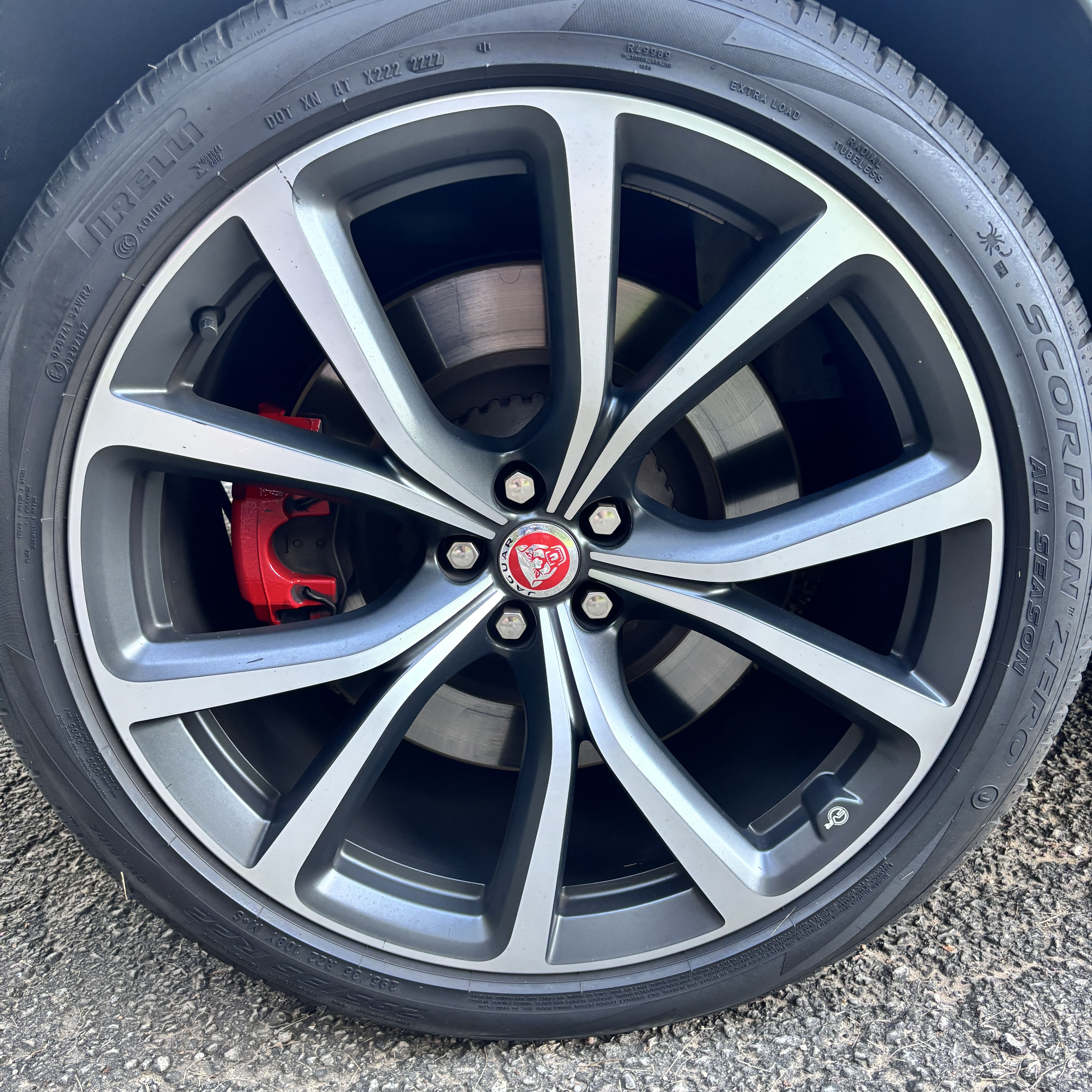 Used 2021 Jaguar F-PACE SVR AWD/4WD image 13