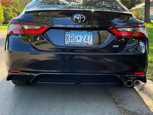 Used 2023 Toyota Camry SE FWD image 8