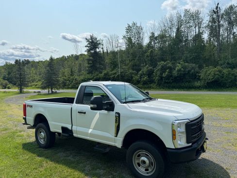 Used 2024 Ford F350 XL w/ FX4 Off-Road Package AWD/4WD image 9