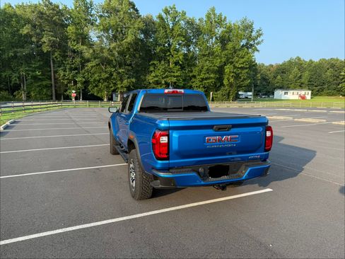 Used 2023 GMC Canyon AT4 w/ AT4 Premium Package AWD/4WD image 5