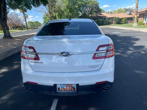 Used 2015 Ford Taurus SEL FWD image 4
