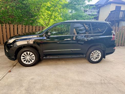 Used 2014 Lexus GX 460 w/ Premium Package AWD/4WD image 2