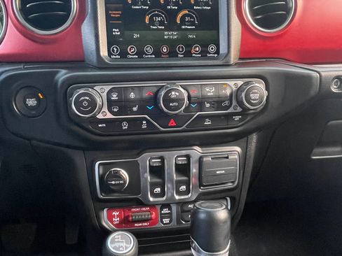 Used 2023 Jeep Wrangler Rubicon w/ Cold Weather Group AWD/4WD image 16