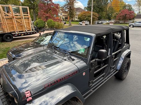 Used 2016 Jeep Wrangler Unlimited Rubicon image 8