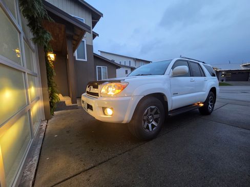 Used 2007 Toyota 4Runner Limited image 12